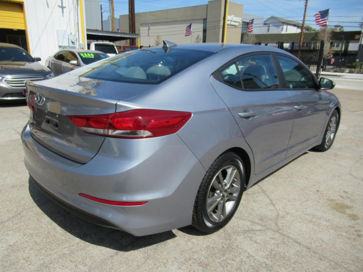 2017 Gray /Gray Hyundai Elantra Limited (5NPD84LF0HH) with an 1.8L L4 DOHC 16V engine, 6A transmission, located at 1511 North Shepherd Dr., Houston, TX, 77008, (281) 657-1221, 29.798361, -95.412560 - 2017 HYUNDAI ELANTRA SE/VALUE/LIMITED VIN: 5NPD84LF0HH003268 5 N P D 8 4 L F 0 H H 0 0 3 2 6 8 SEDAN 4 DR 2.0L I4 F DOHC 16V GASOLINE FRONT WHEEL DRIVE - Photo#13